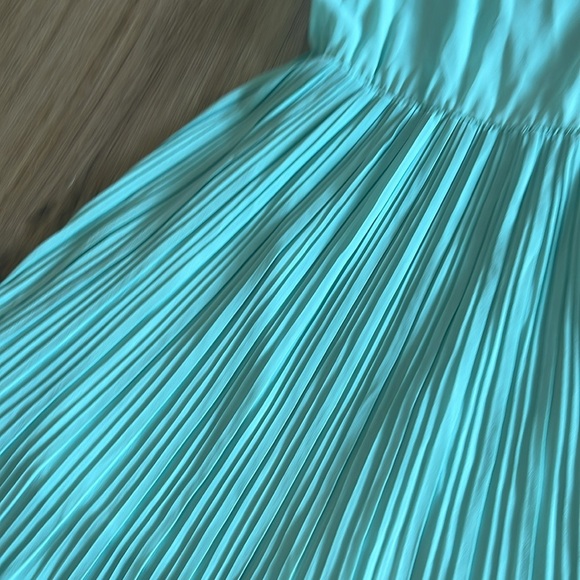 Anthropologie sleeveless mint green pleated accordion midi dress hits at knees - Picture 12 of 12